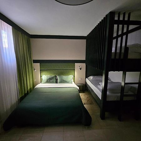 Hotel Kika Pristina Exteriör bild